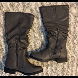Women’s tall boot size 9 (wide calf) gray